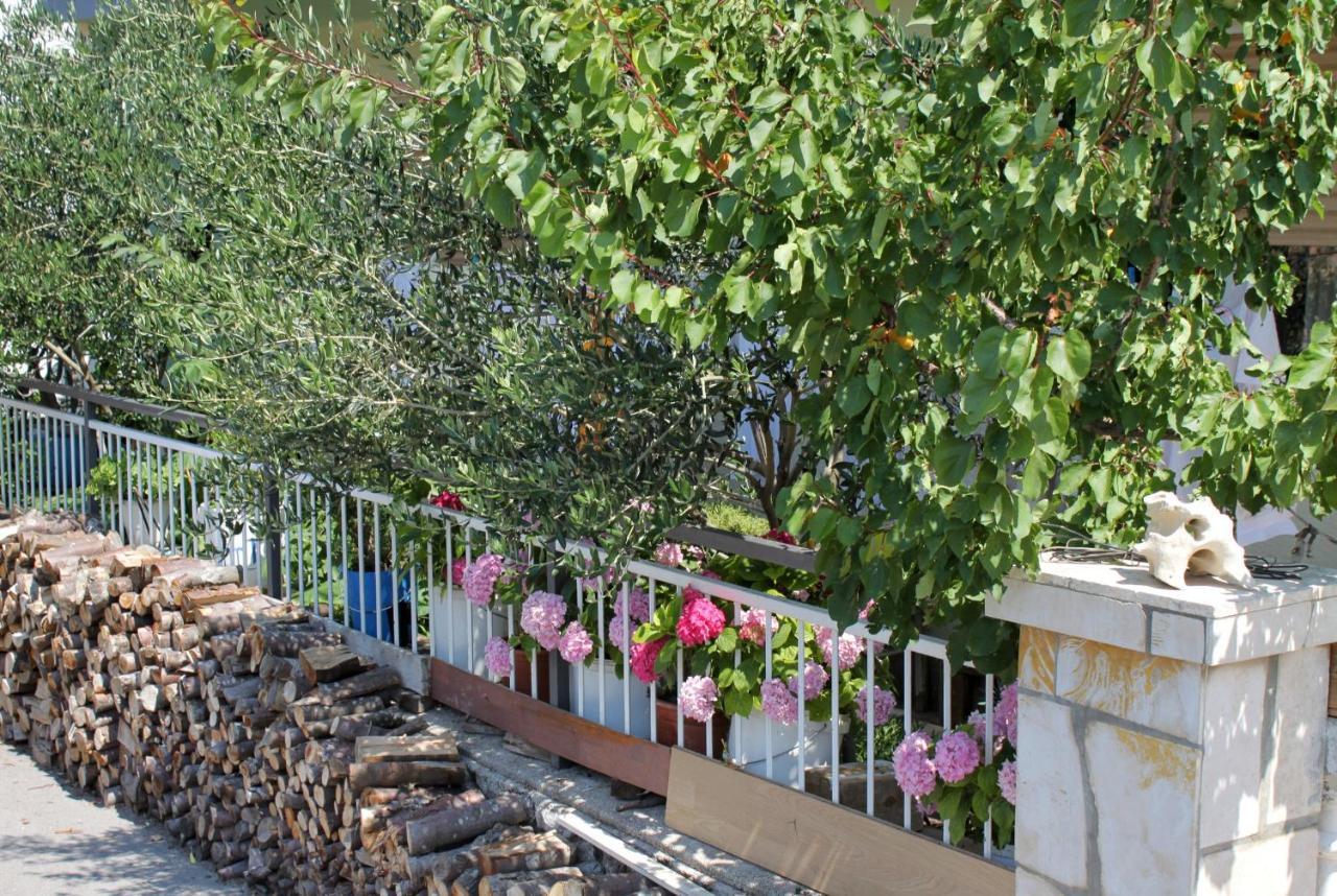Apartments With A Parking Space Senj - 5572 Exterior photo